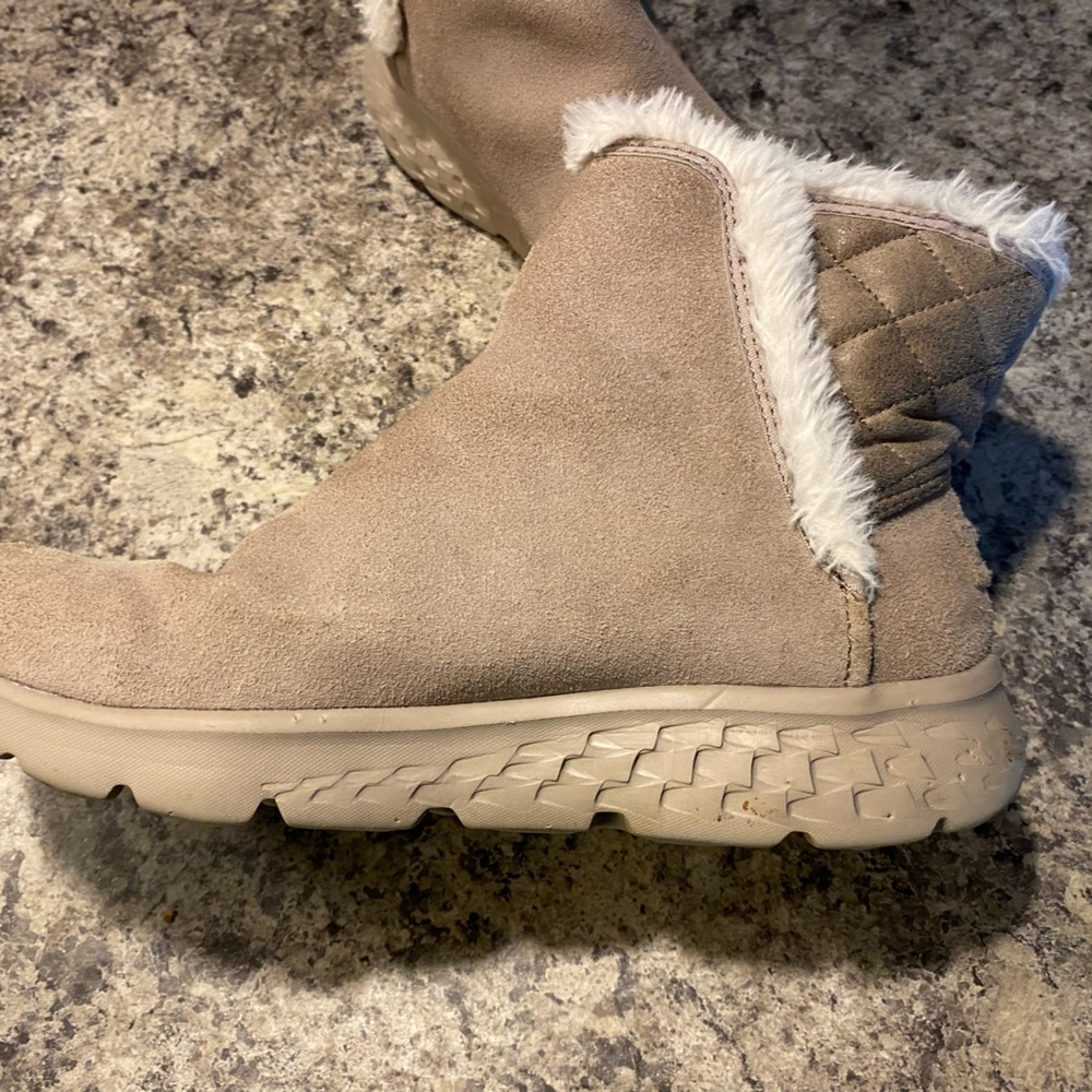 5Gen like new tan suede leather slip on ankle boots, women’s size 7.5. - Picture 2 of 7